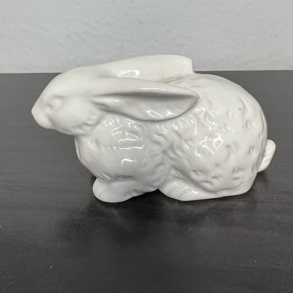 Minimalistic Ceramic Bunny Rabbit Statue Figurine